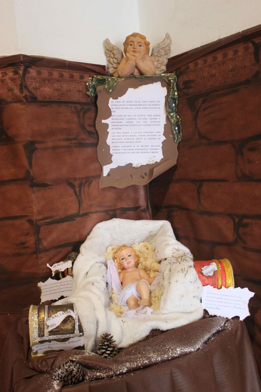 El alcalde de Ribarroja del Turia, Francisco Tarazona inaugura el Bel�n municipal