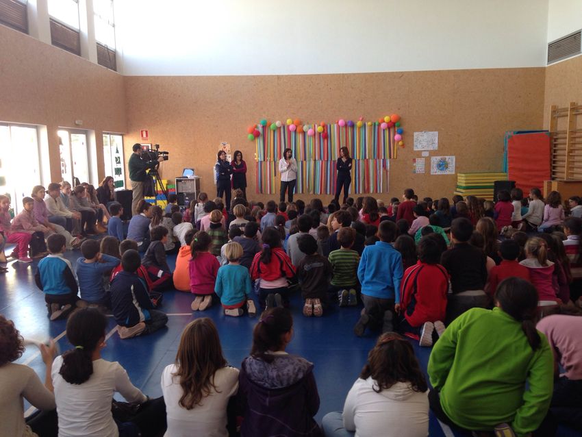  El CEIP Camp de Turia entrega los premios a los ganadores del I Concurso de Carteles de Comunidad de Aprendizaje