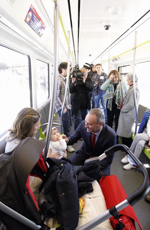 Se inaugura la nueva l�nea de metro de Ribarroja del Turia