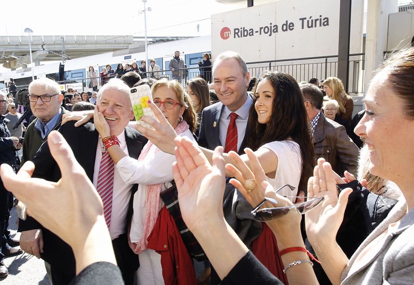 Se inaugura la nueva l�nea de metro de Ribarroja del Turia