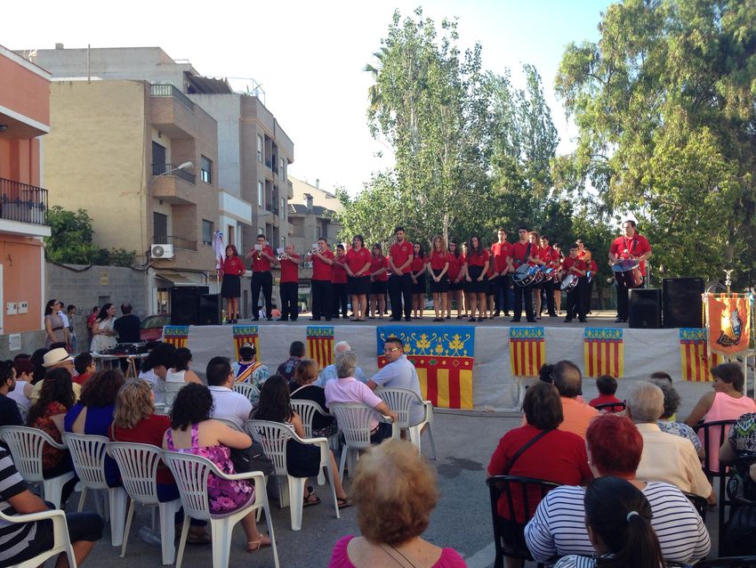 La Falla Plaza de la Constituci�n de Riba-roja de T�ria celebra el VI Certamen de Cornetas y Tambores