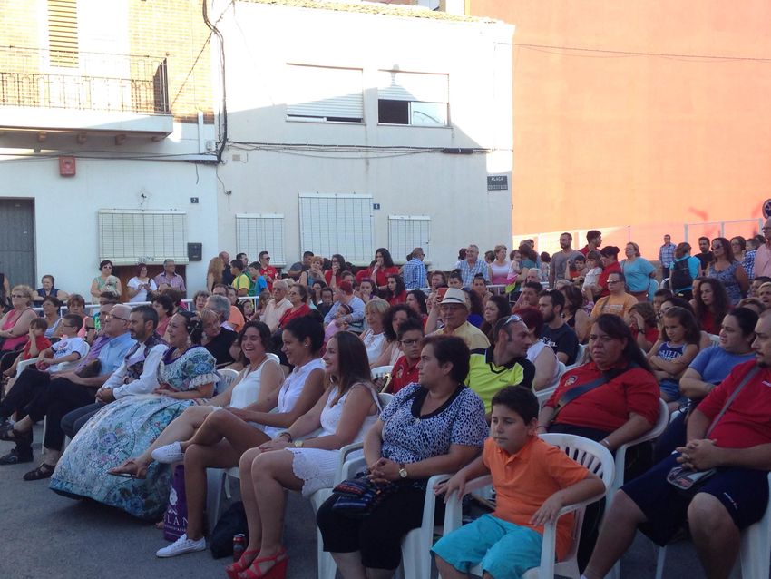 La Falla Plaza de la Constituci�n de Riba-roja de T�ria celebra el VI Certamen de Cornetas y Tambores