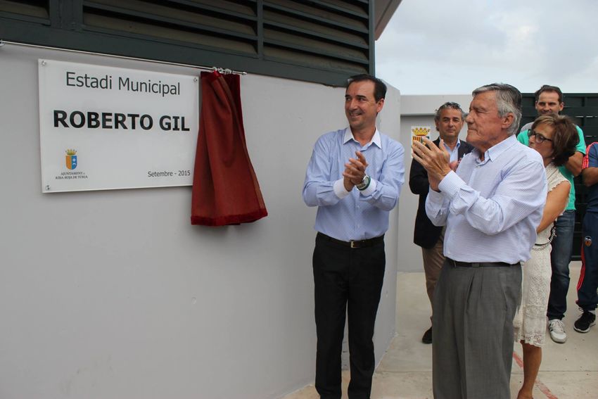 Riba-roja de T�ria llama a su estadio municipal Roberto Gil