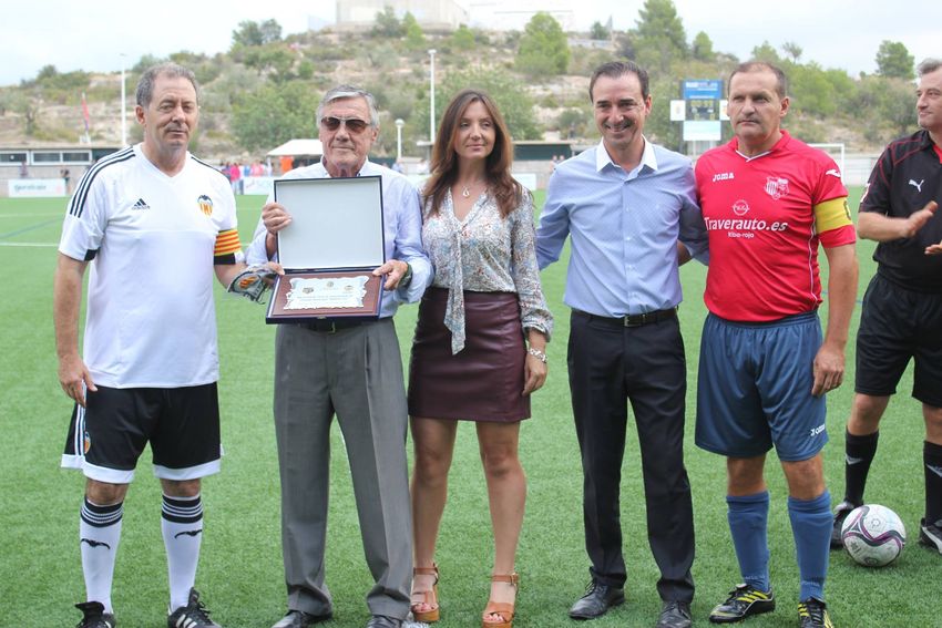 Riba-roja de T�ria llama a su estadio municipal Roberto Gil