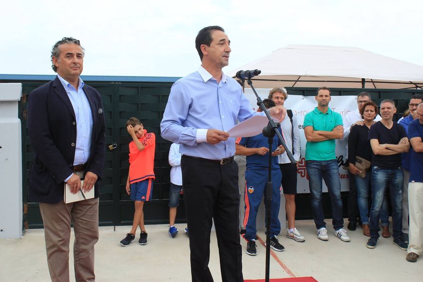 Riba-roja de T�ria llama a su estadio municipal Roberto Gil