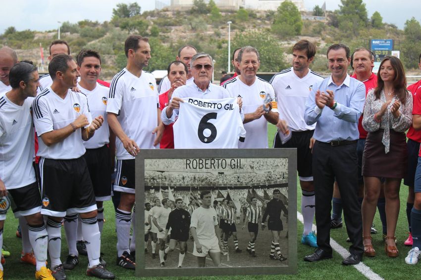 Riba-roja de T�ria llama a su estadio municipal Roberto Gil