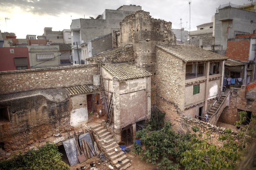 Riba-roja compra una casa antigua que contiene una torre �rabe del siglo XI y unos refugios de la guerra civil para destinarlo a uso tur�stico