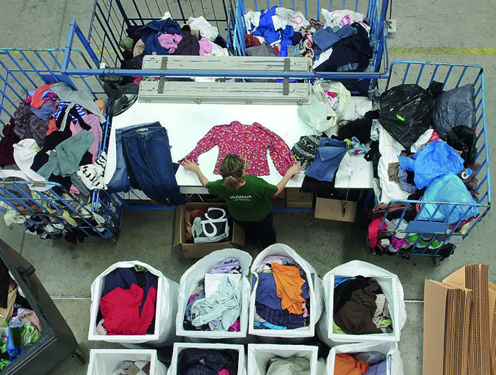 Riba-roja recoge 84 toneladas de ropa usada en 2017 con una finalidad social y ambiental