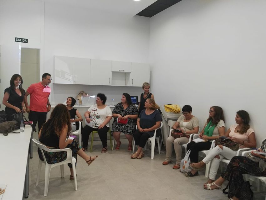 18 mujeres emprendedoras de Riba-roja participan en la segunda edici�n de la Gira Mujeres Coca-Cola