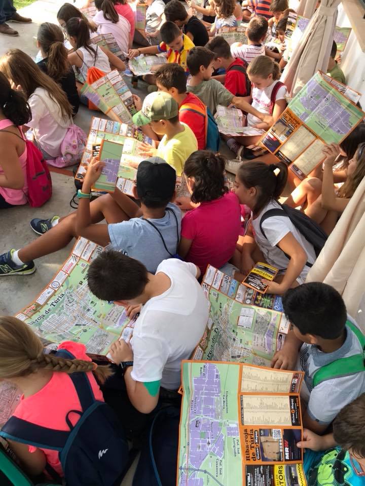 Ms de 250 escolares de 4 de primaria de Riba-roja de Tria se suman al acto por motivo de la Semana Europea de la Movilidad Sostenible
