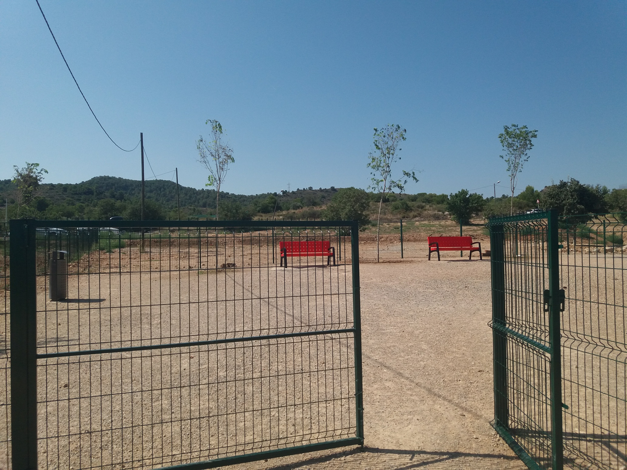 L'Ajuntament de Riba-roja condiciona 11.800 m2 de terreny municipal per a gossos
